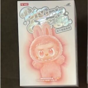 🌸LABUBU Big Into Energy  LOVE